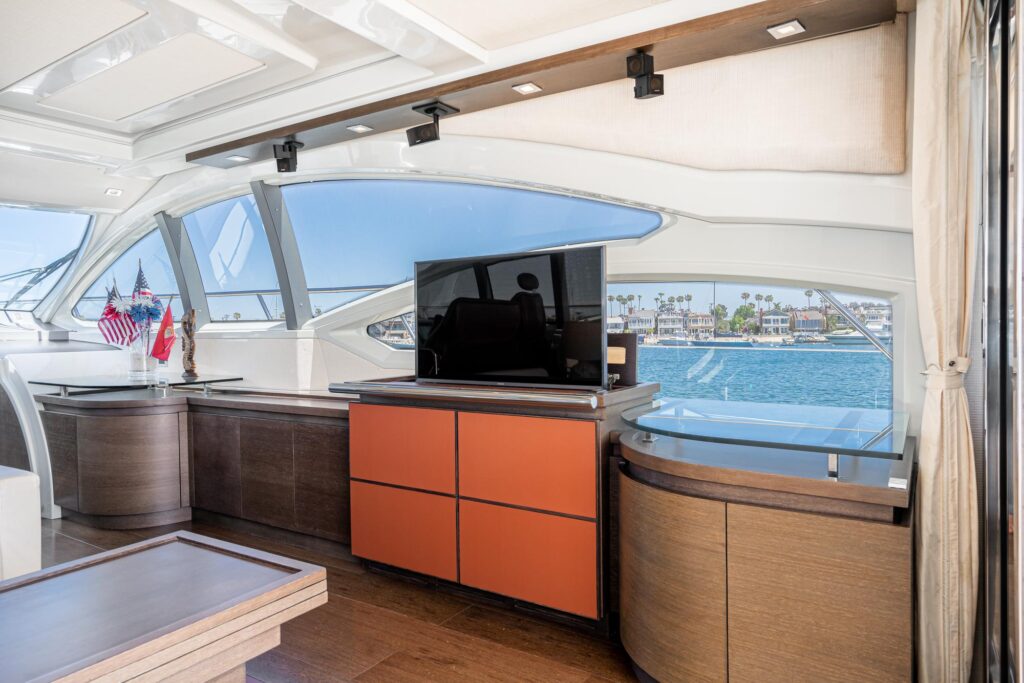 AZIMUT 62S gallery image 6