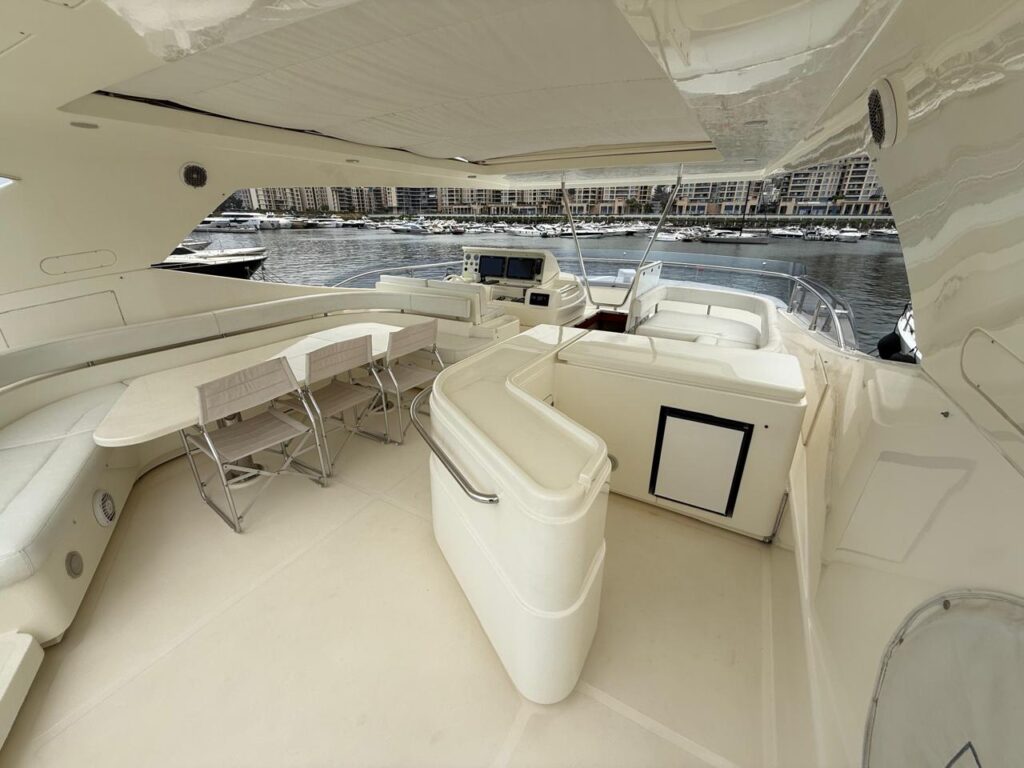 Ferretti 881 2006 gallery image 9