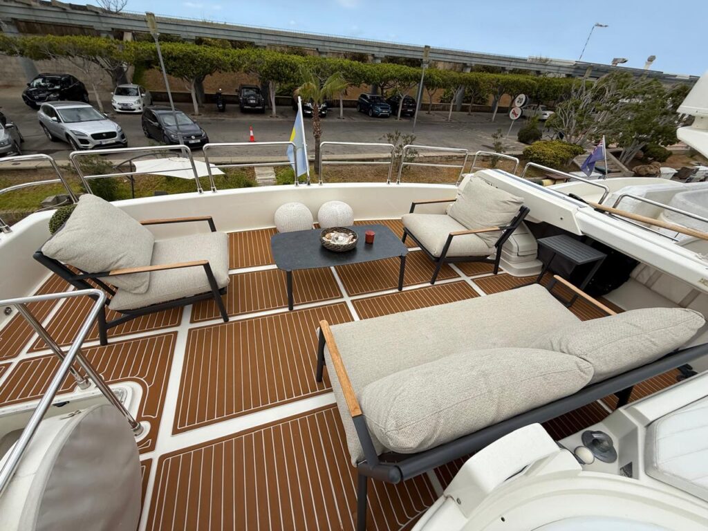 Ferretti 881 2006 gallery image 7