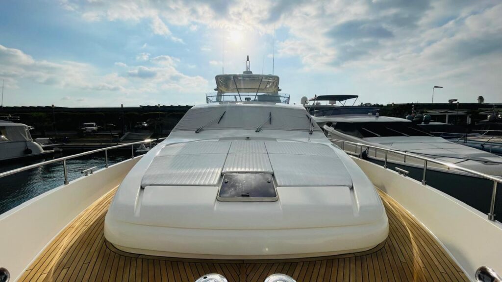 Ferretti 881 2006 gallery image 3