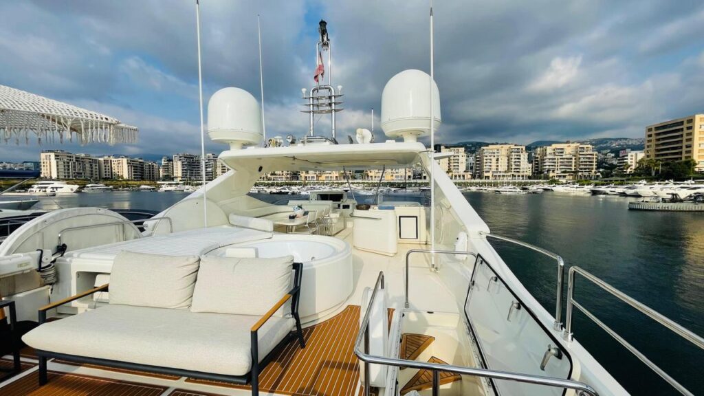 Ferretti 881 2006 gallery image 6